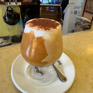 Caffè brasiliano espresso Bayles schiuma di latte e cacao