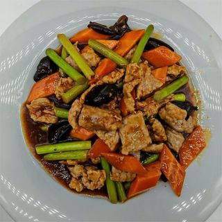 417. Manzo con erba di aglio 蒜苗牛肉