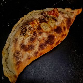 Pizza Calzone (Mediana)