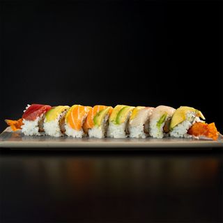 Rainbow Uramaki (8 Uds.)