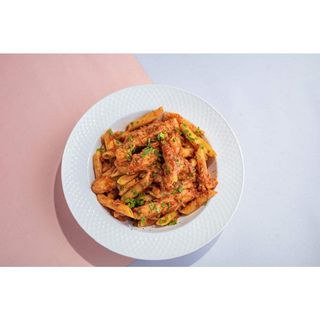 Chicken spicy tomato pasta