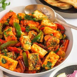 Paneer and green peppers