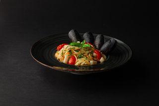 Spaghetti ai frutti di mare cu sos roșu