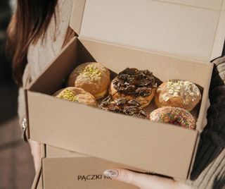 Pączki niespodzianka z nadzieniem kremowym