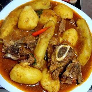 Matoke Special + Mango / Sugarcane Juice