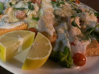 Лосось з броколі під вершковим соусом з пармезаном (280/35g)