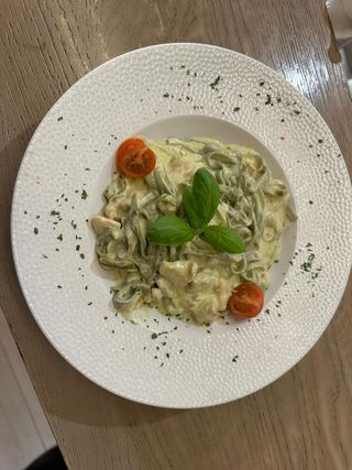 Tjestenina sa piletinom i pestom