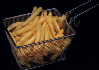 125. Patatine fritte e salate