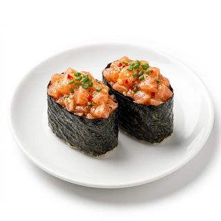 Gunkan Spicy Salmón (2 Pzs.)