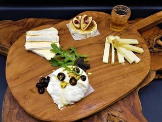 Prato de Queijos e Charcutaria