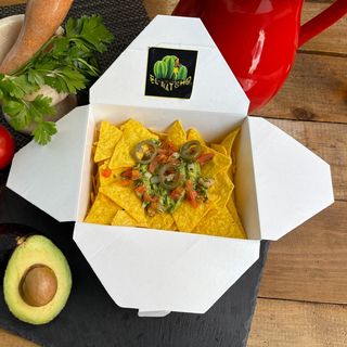 Nachitos & Guacamole