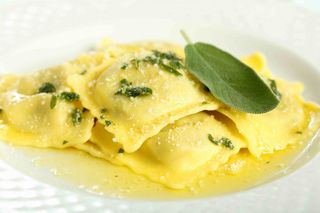 Ravioli burro e salvia