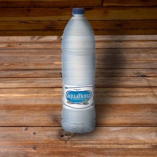 Agua de 1,5 l.