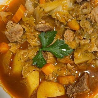 Slatki kupus sa svinjskim mesom