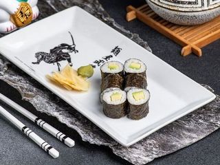 Макі з авокадо (140g)