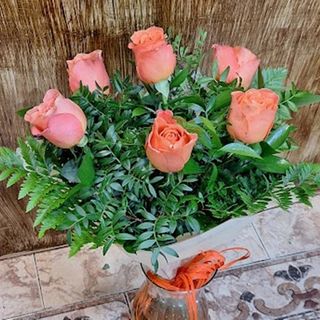 Ramo 6 rosas naranjas "Ciudad Jardín"
