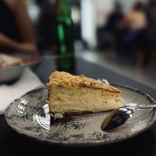 Cheesecake de galletas dinosaurio y chocolate blanco 