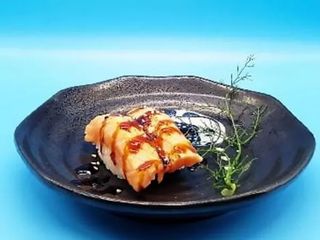 135.Nigiri flambé sake 2 pezzi