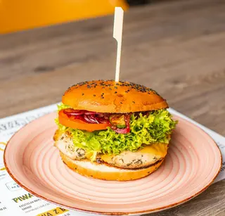 CHICKEN BURGER