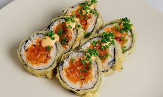 Futomaki tatar z łososia  -6 szt-