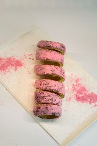 Кюртош з ягідною пудрою