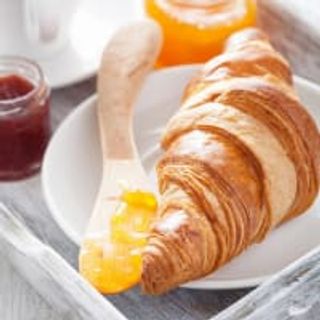 Croissant Avilés (1ud) Excelente Croissant relleno de Mermelada de  Melocotón