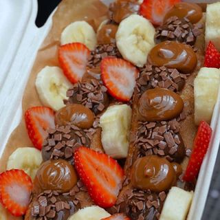2X CREPE C/ DOCE DE LEITE E BRIGADEIRO TRADICIONAL FRUTA MORANGOS E BANANA