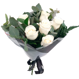 Ramo de 6 rosas blancas variado