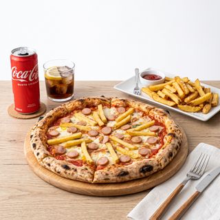 Würstel patatine + patatine + bevanda