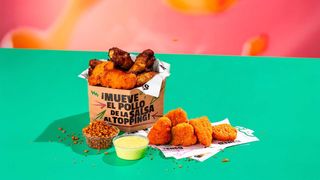 5 Alitas + 5 Bombs + 1 Topping + 1 Salsa