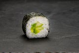 Maki aguacate y pepino (8 uds.)