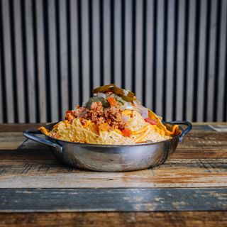 Nachos Con Queso Y Guacamole