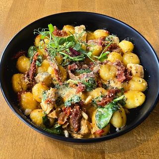 Gnocchi z Kurczakiem w Aksamitnym Sosie Śmietanowym