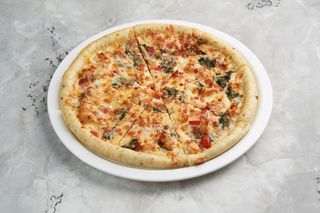 Пицца с курицей и шпинатом (650 гр.)