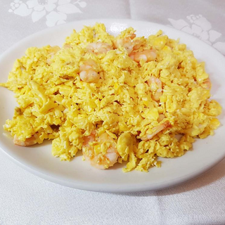 Revuelto de huevo con pollo