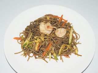 36 Soba con gamberi