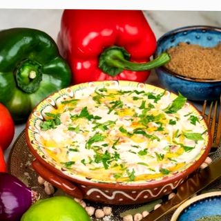 Sharhat de pui Marhaba cu sos alb oriental