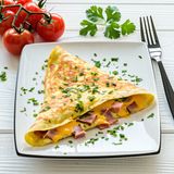 ომლეტი ლორით და ყველით   08