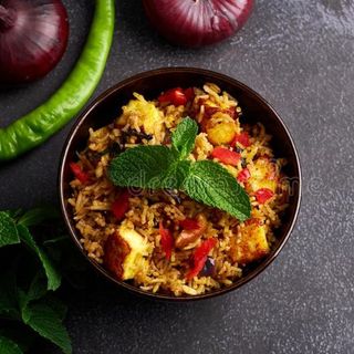 Cottage Cheese (Paneer) Hyderabadi Biryani - Medium Pack (650 ML) + 1 Drink