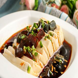 Tofu e uovo fermentato 