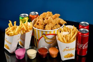 Meniu party crispy de pui nepicant pentru 4 persoane