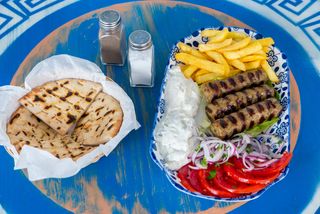 Soutzoukakia la farfurie