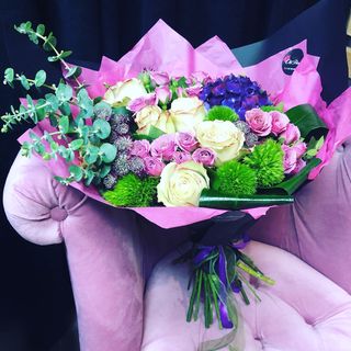 Buchet din Hortensia și Trandafiri (2467)