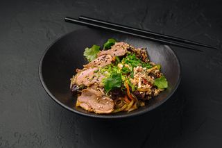 Wok cu piept de rață