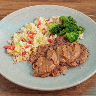 Vege šnicla sa kus kusom