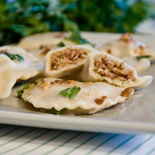 Pierogi z boczkiem wędzonym i kaszą gryczaną / 12 szt. / 340g