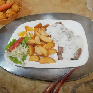 Teleća šnicla u šampinjon sosu