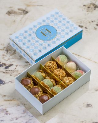 Coffret Bleu Pm Varié Amande Noisette 12 Pièces 