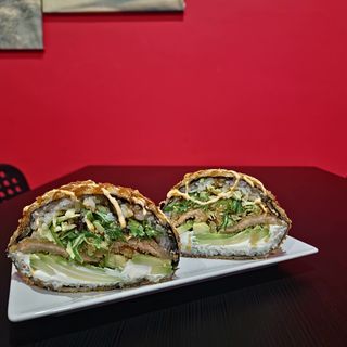 Sushi burguer de camaron tempura