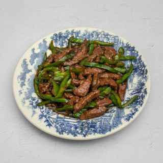 Ternera Con Pimientos Verdes